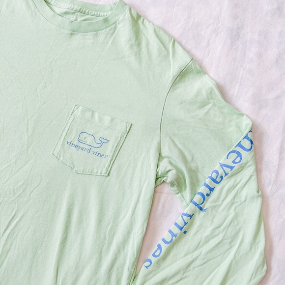 Vineyard Vines Whale Long Sleeve (Size: S) - Picture 4 of 13